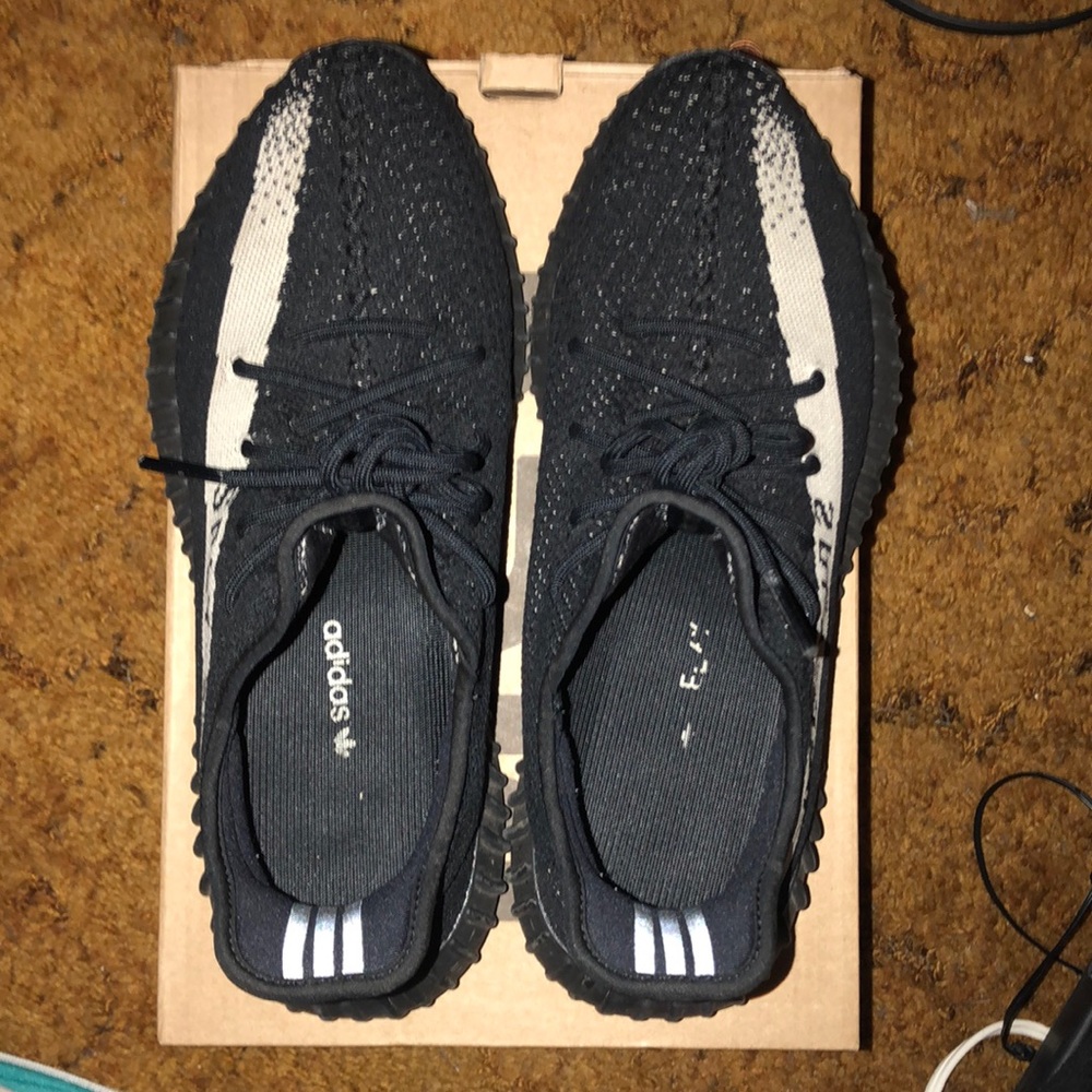 Yeezy 350 Boost v2 core black